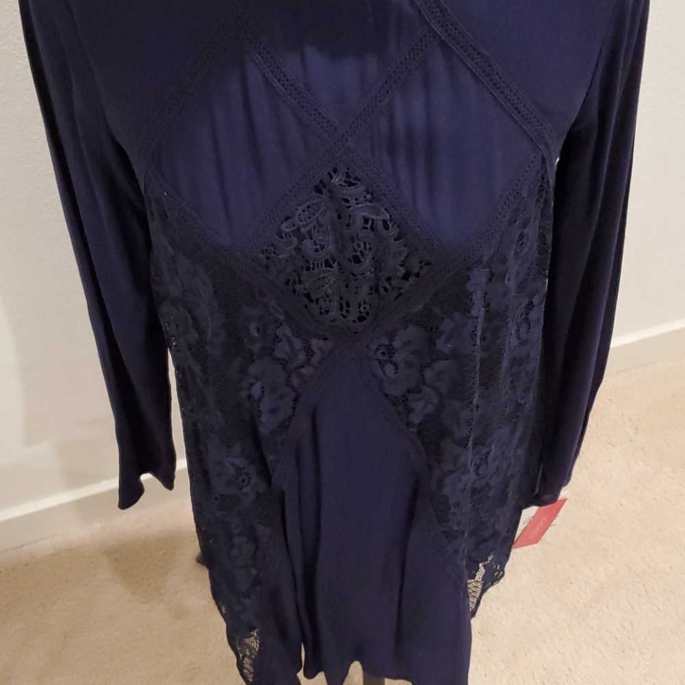 Dress - Picture 5 of 10